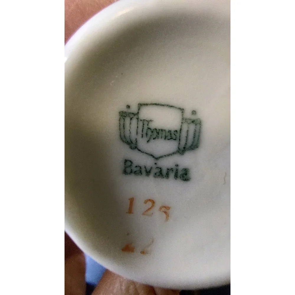 Bavaria Thomas Theee Demitasse Cups and Four Saucers Collection Antique‎ Germany
